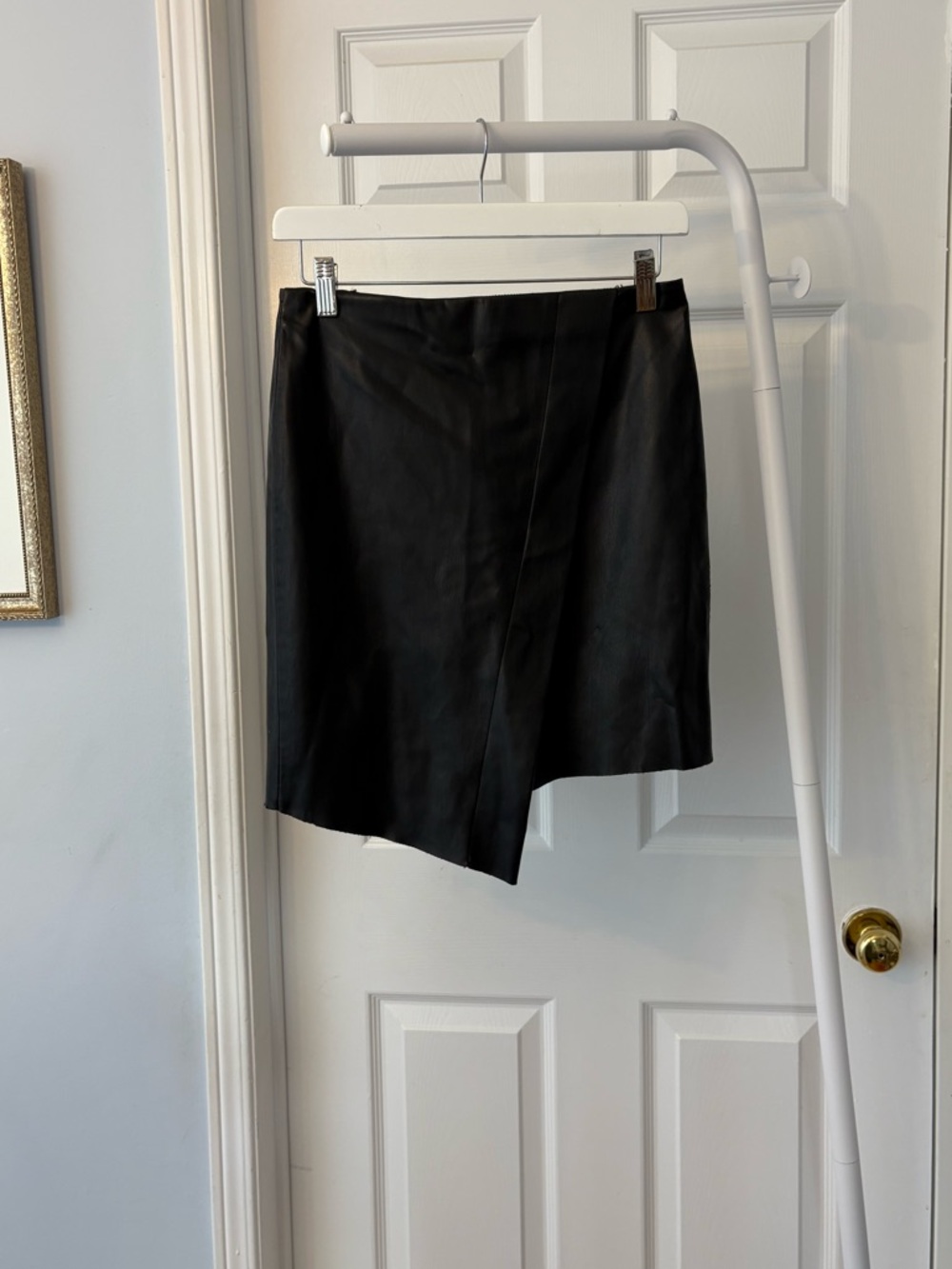 Zara Black Faux Leather Unlined Asymmetric Mini Skirt Size Extra Small - Picture 2 of 10